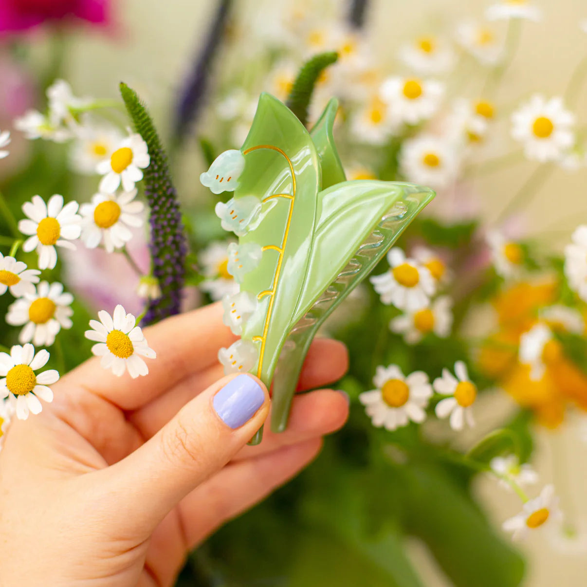 HAIR CLAW LILY OF THE VALLEY